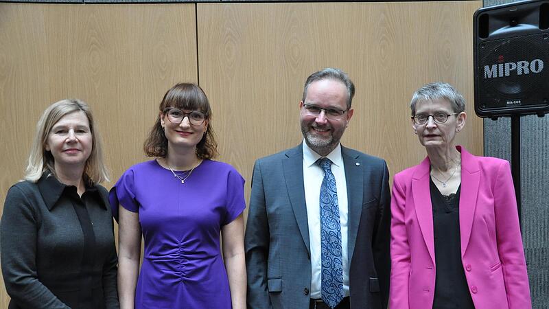 Die Protagonisten des Festakts (von links): Oberlandesgerichtspr&auml;sidentin Karin Angerer, Amtsgerichtsdirektorin Ursula Redler, Oberstaatsanwalt Christoph Gillot und Landgerichtspr&auml;sidentin Ursula Haderlein.
