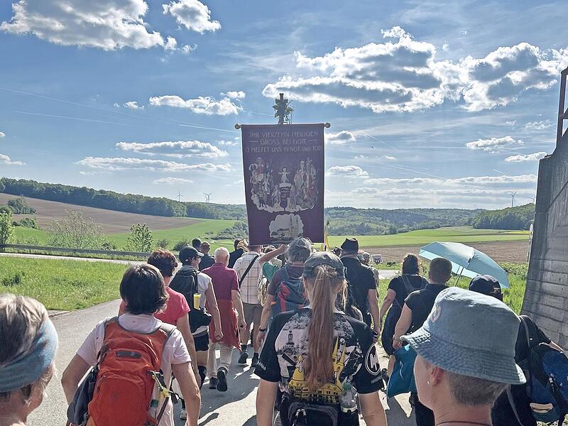 N&uuml;dlinger Wallfahrt auf dem Weg nach Vierzehnheiligen.