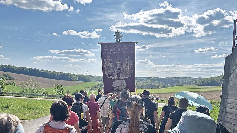 N&uuml;dlinger Wallfahrt auf dem Weg nach Vierzehnheiligen.