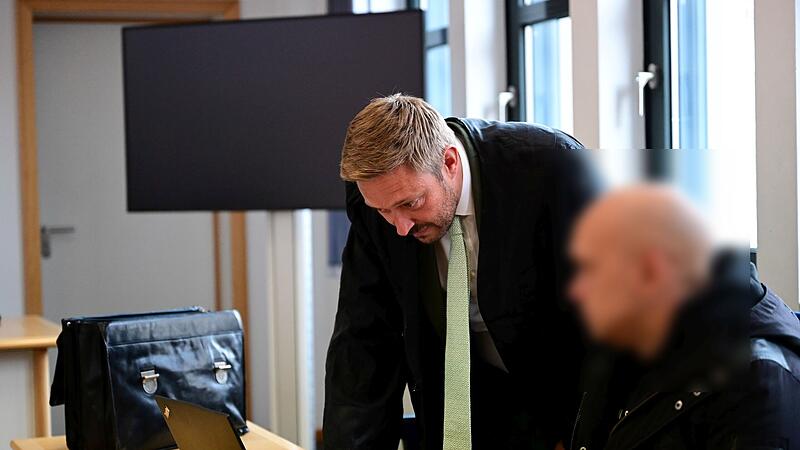 Rechtsanwalt Maximilian Glabasnia aus Bamberg und der Angeklagte