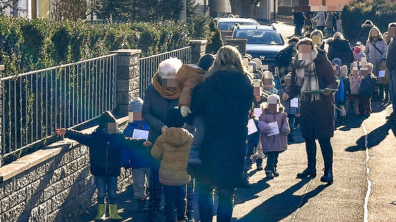 Das Kindergartenpersonal hatte hervorragend reagiert und innerhalb weniger Minuten alle 66 Kinder aus dem Geb&auml;ude evakuiert und somit weitere Gefahren f&uuml;r die Kleinen verhindert.