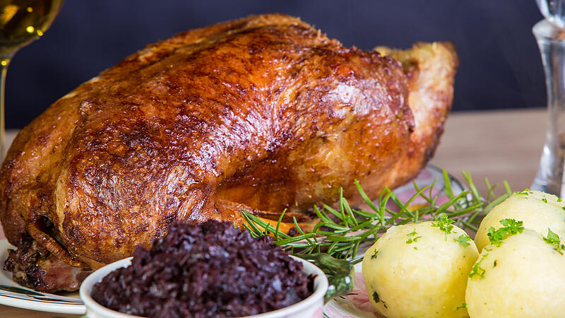 Verführerisch: Gänsebraten gehört zu den besonderen Spezialitäten im November und Dezember.
