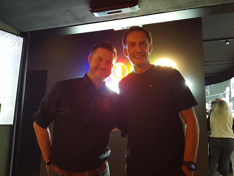 Jeff Maisel (rechts) mit Geschäftsführer Michael Feuerstein freuen sich über die Eröffnung der Braukunstwelt.