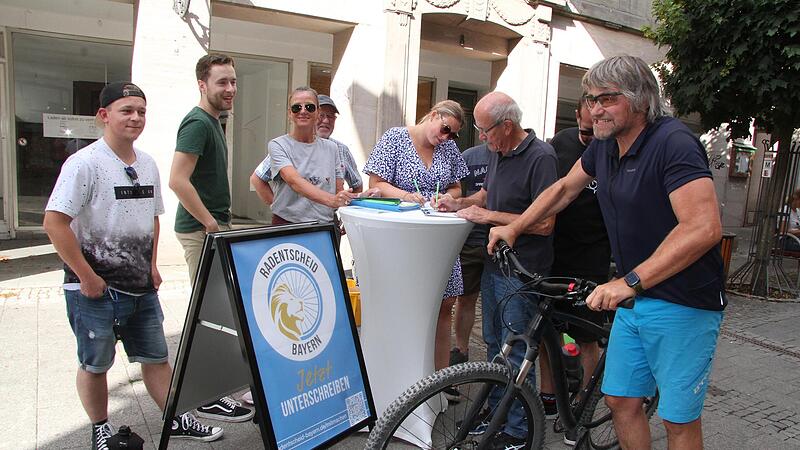 Der Radentscheid Bayern startete auch in Kulmbach: Jetzt werden Unterschriften gesammelt, um ein Radgesetz zu schaffen. Ziel ist es, die Regierung zu verpflichten, die Investitionsstaus beim Radwegeausbau abzubauen.