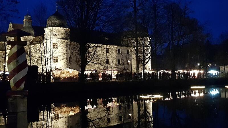 Der Weihnachtsmarkt vor sch&ouml;ner Kulisse war auch nach der Coronapause wieder ein Besuchermagnet.