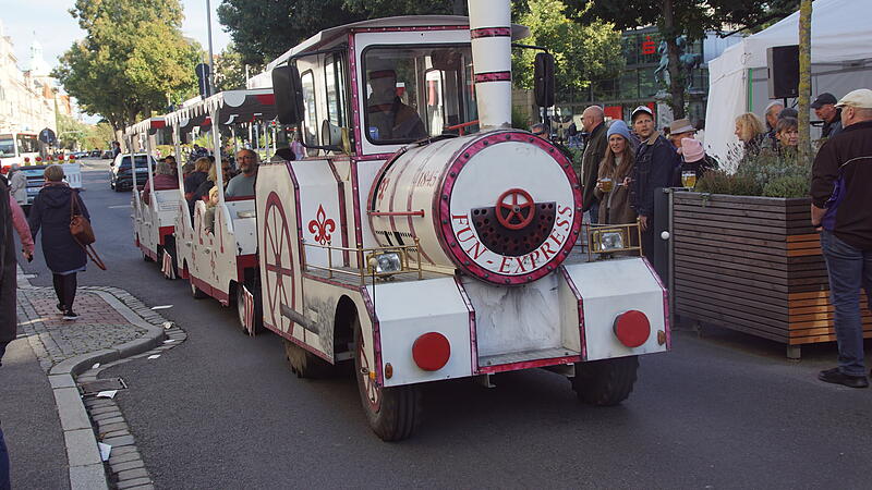 Die Eisenbahn war eines der Highlights auf dem Straßenfest in der Langen Straße.