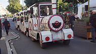 Die Eisenbahn war eines der Highlights auf dem Straßenfest in der Langen Straße.