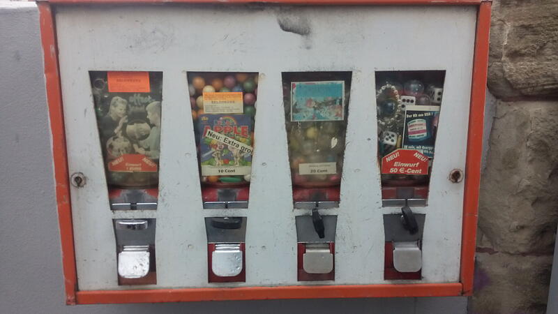 Alter Kaugummiautomat - eine Kindheitserinnerung
