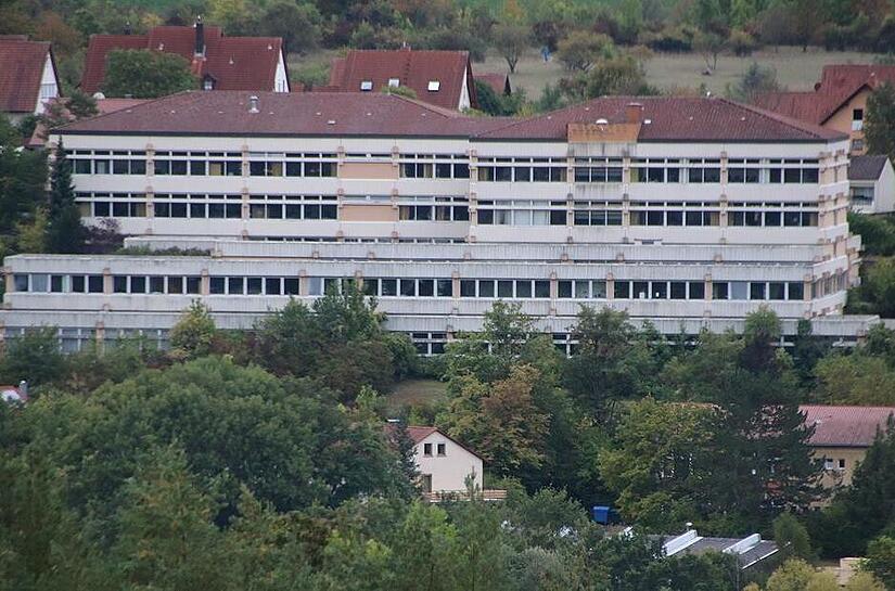 Das alte BBZ-Gebäude (Baujahr 1975) auf dem Karlsberg.