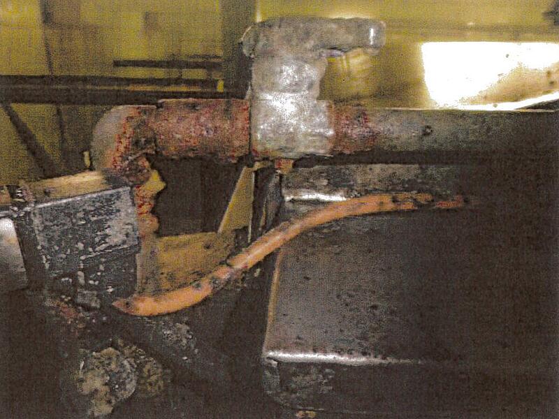Hygienemängel in Kulmbacher Mälzerei: eine stark verunreinigte Rohrleitung