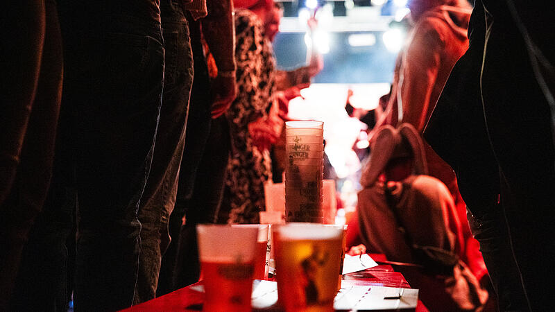 Ausverkaufte Brose Arena und gro&szlig;e Namen des Dartsports: Die Franken Darts Gala in Bamberg begeisterte Fans und Profis gleicherma&szlig;en.
