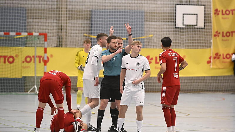 Das Finale zwischen Ebersdorfer und Coburg war wegen dieser Szene unterbrochen. Das komplette Spiel gibt es in unserem Video.