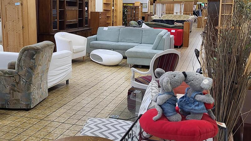 Vom Sofa bis zum Kleiderschrank – das Sortiment ist vielseitig.Forchheim & Fränkische Schweiz Vom Sofa bis zum Kleiderschrank – das Sortiment ist vielseitig.Forchheim & Fränkische Schweiz