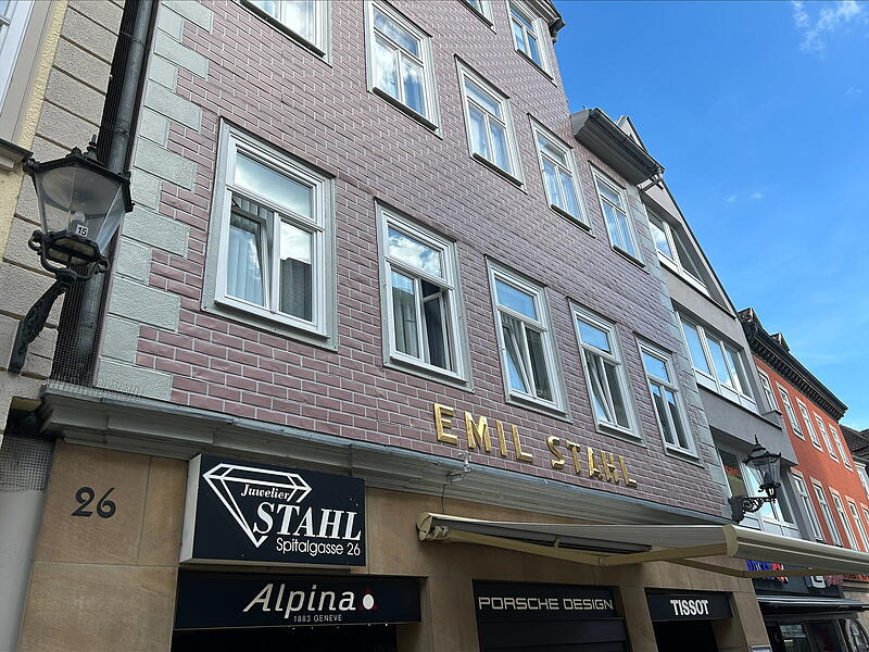 Juwelier Stahl in Coburg Seit 1933 ist Juwelier Stahl in der Spitalgasse in Coburg zu finden.