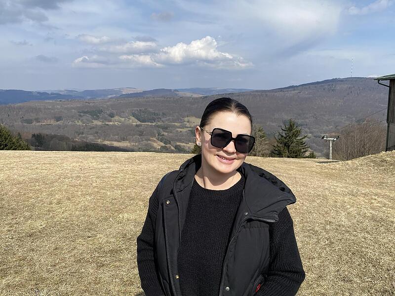Marina Kelber ist vor allem vom Winter-Ausblick aus der Kissinger Hütte verzaubert. Marina Kelber ist vor allem vom Winter-Ausblick aus der Kissinger Hütte verzaubert.