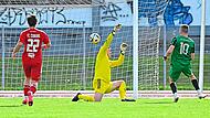 Dreimal bezwang der Neukenrother Jonas Nickol den Coburger Keeper Luis Krempel.