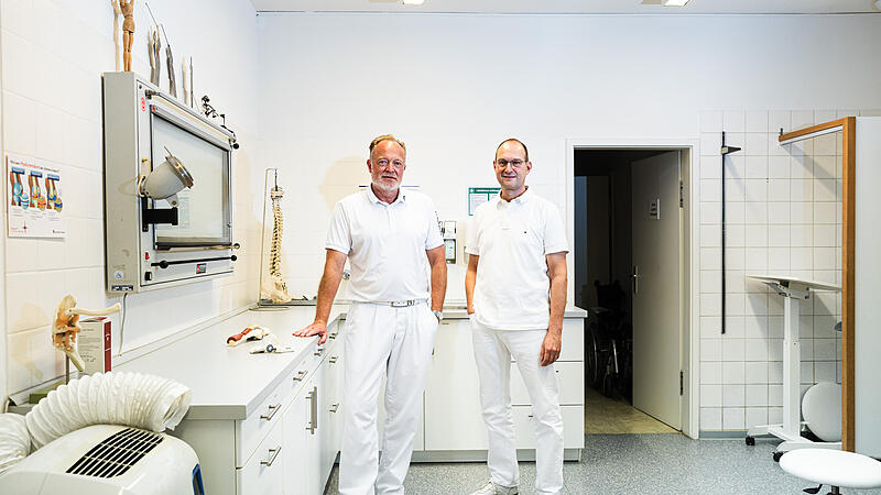 Bamberger Orthopäden Dr. Hans Fünfgelder (v.l.) und Dr. Jens Flottemesch Bamberger Orthopäden Dr. Hans Fünfgelder (v.l.) und Dr. Jens Flottemesch
