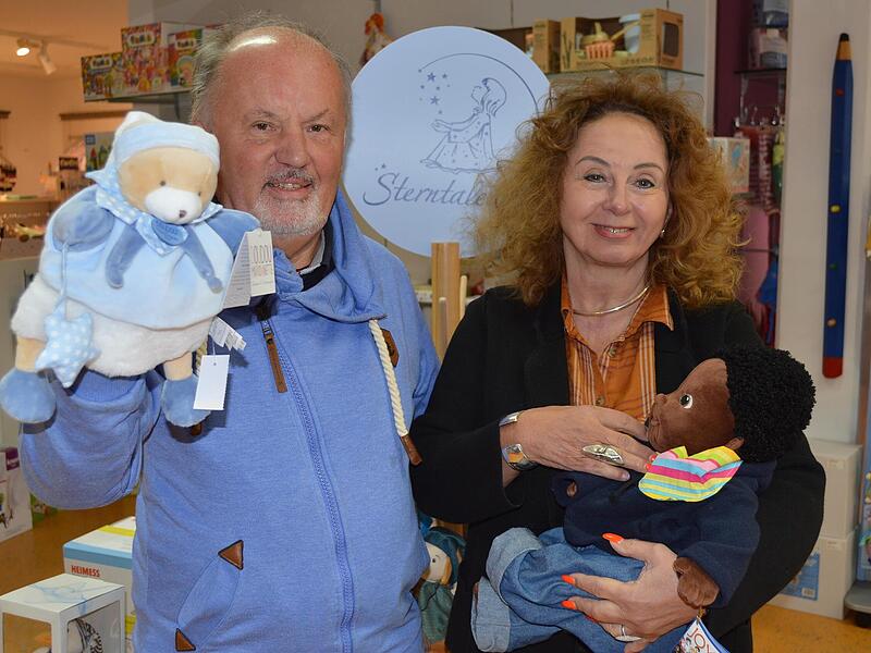 Neuer Standort in Bad Kissingen: Sonja und Bernhard Betian f&uuml;hren seit Sommer das Gesch&auml;ft Cosimo Baby & Kids Shop in der Spargasse.