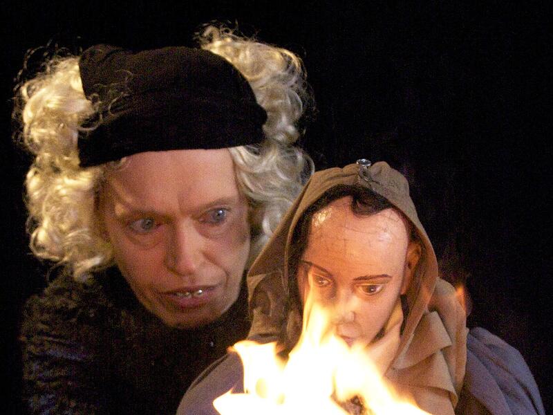 Zum Festivalauftakt pr&auml;sentiert das Ambrella Figurentheater aus Hamburg &bdquo;Die Stadtmaus und die Landmaus&ldquo;.