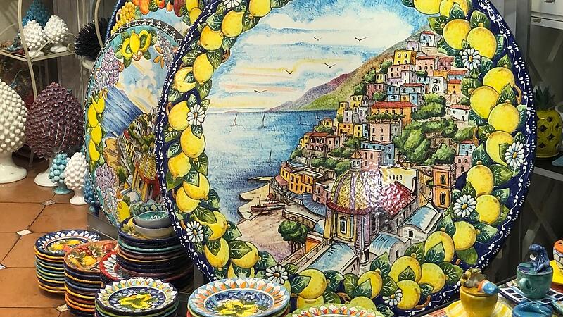 Positano ist für seine Keramik berühmt.2022 Thurnauer in Positano