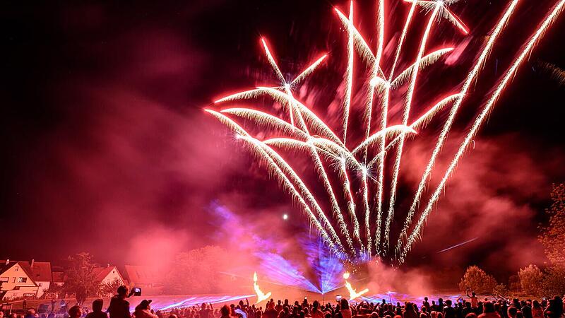 Auf solch ein Feuerwerk d&uuml;rfen sich die Ebermannstadter freuen.Forchheim & Fr&auml;nkische Schweiz