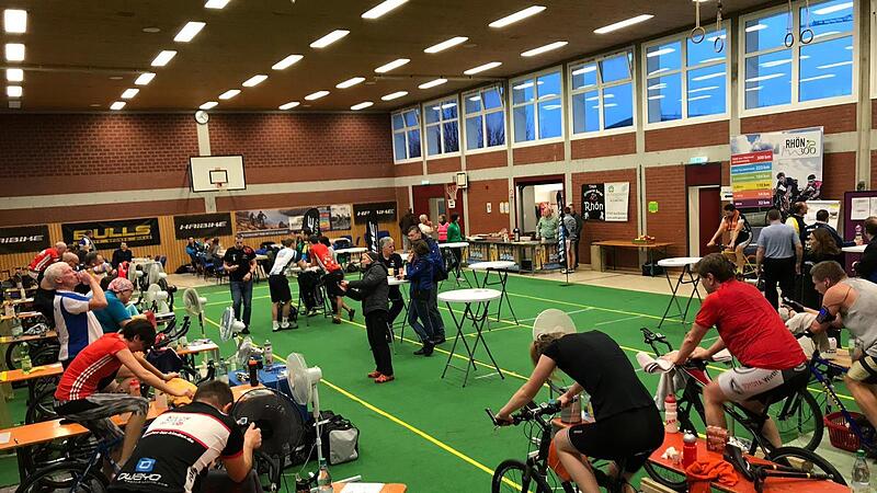 So wird es am Samstag, 1. Februar wieder aussehen in der Turnhalle in Oberleichtersbach, so Sport-Teams und Spaß-Teams gleichermaßen in die Pedale treten.