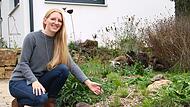 Veronica Müller vor einem ihrer vielen Gartenprojekte.