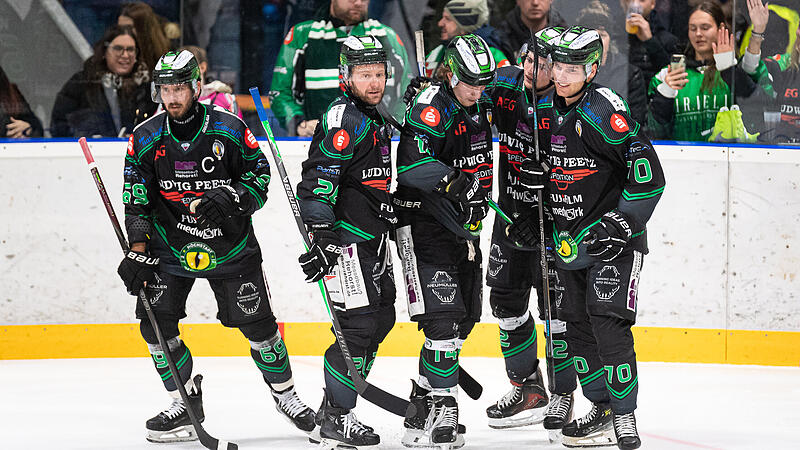 Petr Gulda (2. von links) bricht nach nur 18 Einsätzen seine Zelte in Höchstadt wieder ab. Der Verteidiger hat ein anderes Angebot erhalten, die Alligators stimmten der Freigabe am Wochenende zu.