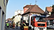 Die Straße musste wegen des Feuerwehreinsatzes am Freitagmorgen in Altenkunstadt kurzzeitig gesperrt werden.