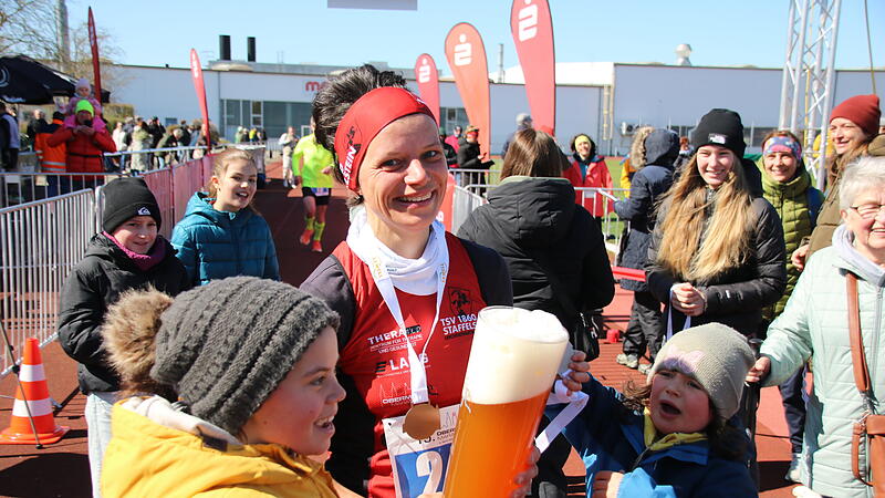 Strahlender Sonnenschein, aber nur niedrige Plusgrade erwartete die L&auml;ufer beim 19. Obermain-Marathon rund um Bad Staffelstein. Die Marathon-Strecke f&uuml;hrte wieder an den beiden Wahrzeichen der Kurstadt, dem Kloster Banz und der Basilika Vierzehnheiligen vorbei.