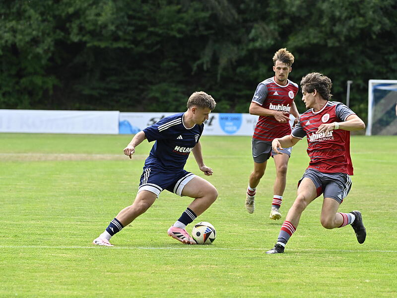 M&ouml;nchr&ouml;dens St&uuml;rmer Noah B&uuml;chner spielt bislang eine starke Saison, erzielte einen Treffer und legte vier Tore vor.