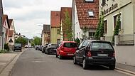 Die Mühlgasse in Lonnerstadt liegt im Sanierungsgebiet Grüner Ring. Dieses möchte Gemeinderatsmitglied Giovanni Daniele verkleinern. Die Mühlgasse in Lonnerstadt liegt im Sanierungsgebiet Grüner Ring. Dieses möchte Gemeinderatsmitglied Giovanni Daniele verkleinern.