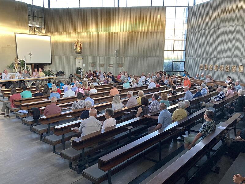 Knapp 200 Garitzer sind zu Abstimmung gekommen. Knapp 200 Garitzer sind zu Abstimmung gekommen.