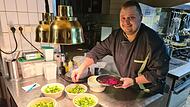 Küchenchef Marcus Müller aus Veilbronn in seiner Küche im Landgasthof LahnerForchheim & Fränkische Schweiz Küchenchef Marcus Müller aus Veilbronn in seiner Küche im Landgasthof LahnerForchheim & Fränkische Schweiz