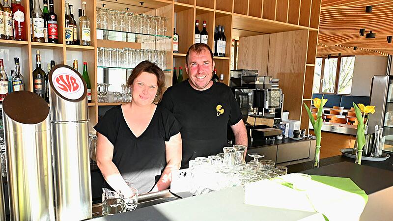 Silvia Wiesneth und Oliver Helld&ouml;rfer sind die alten und neuen Wirte in der Regnitzklause des Schwimmvereins Bamberg