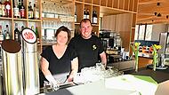 Silvia Wiesneth und Oliver Helldörfer sind die alten und neuen Wirte in der Regnitzklause des Schwimmvereins Bamberg