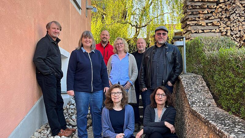 „Effata“ im Jahr 2022 (von links): Wolfgang und Judith Bottler, Joachim und Susanne Kröner, Bernhard Maisch, Philipp Arnold; vorne sitzend; Eveline Schineller (geborene Bottler) und Alexandra Arnold