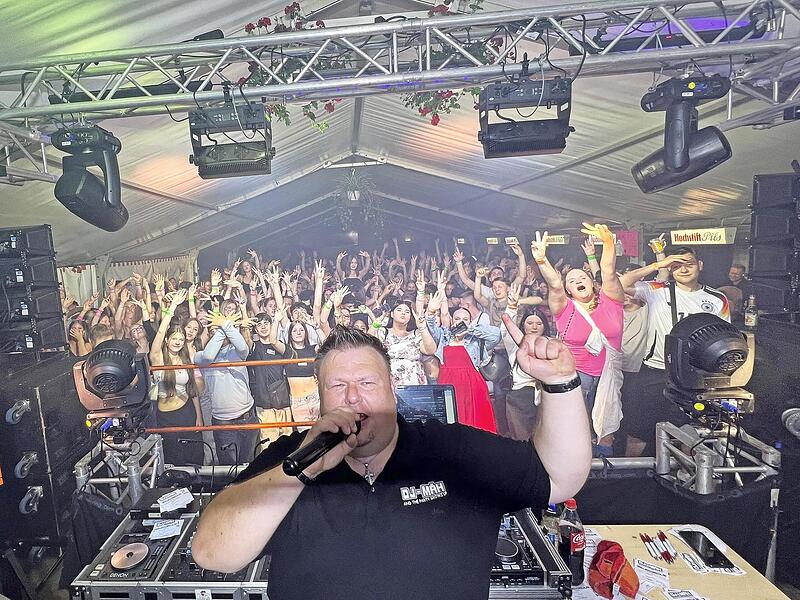DJ M&auml;h in Aktion, bald auch in Waldfenster.