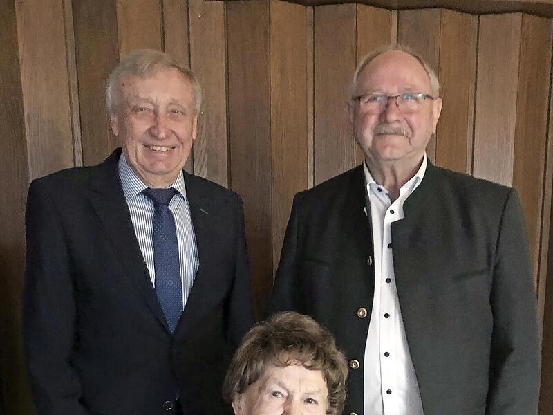 Agnes Werner bekam Besuch von Paul Steins (l.) und Otto Siebenhaar.
