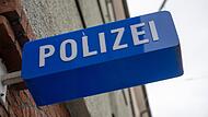 Eine Frau wandte sich nach dem Heimatfest in Wilhelmsthal an die Facebook-Community – und an die Polizei (Symbolbild). Peter Kneffel/dpa Eine Frau wandte sich nach dem Heimatfest in Wilhelmsthal an die Facebook-Community – und an die Polizei (Symbolbild). Peter Kneffel/dpa