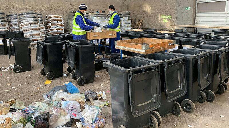 Wie viel Restmüll fällt pro Einwohner an und was landet eigentlich alles in der schwarzen Tonne? Nach zehn Jahren hat der Landkreis Kitzingen das im Herbst 2023 untersuchen lassen und das Ergebnis jetzt vorgestellt.