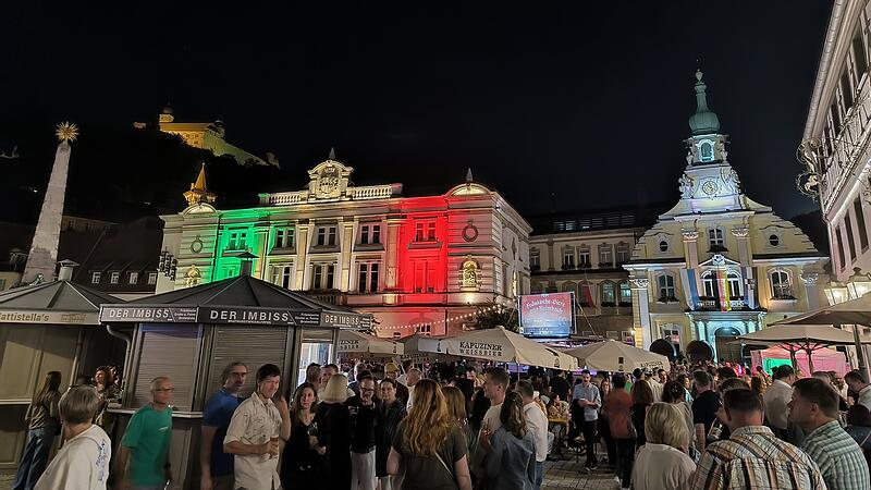 Die Italienische Nacht verwandelt den Kulmbacher Markplatz am Freitag, 7. August, und Samstag, 8. August 2026 in eine mediterrane Piazza. Die Italienische Nacht verwandelt den Kulmbacher Markplatz am Freitag, 7. August, und Samstag, 8. August 2026 in eine mediterrane Piazza.