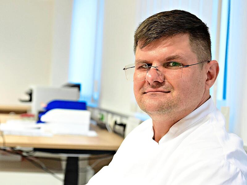 Alex Aleks ist der neue &auml;rztliche Leiter und Chefarzt der Inneren Abteilung des Kreiskrankenhauses St. Anna in H&ouml;chstadt.