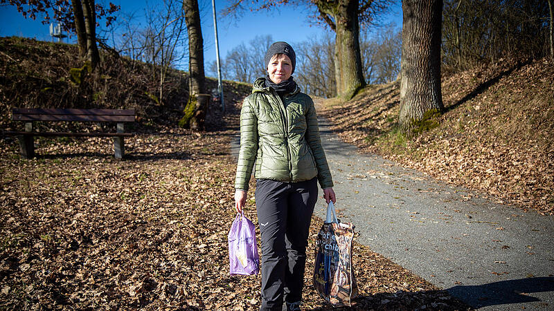 Marianne Renner sammelt M&uuml;ll in R&ouml;dental