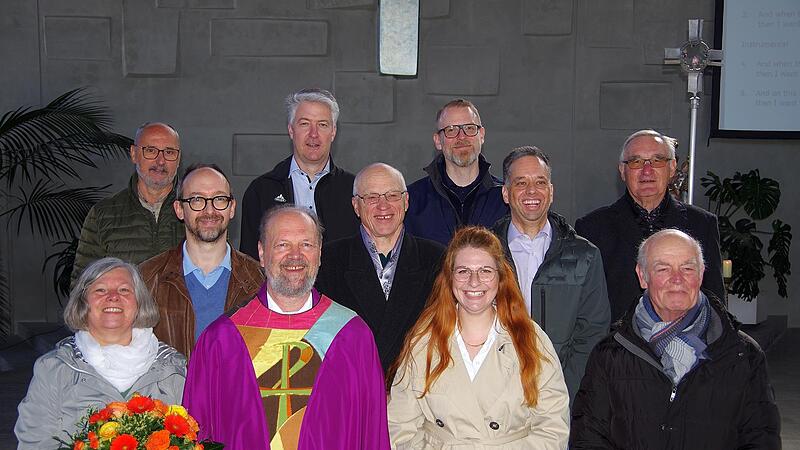 Unser Foto zeigt die ausscheidenden, die wiedergewählten und die neuen Mitglieder der Garitzer Kirchenverwaltung (hinten, von links): Johannes Werner, Jonathan Hohmann, Mirko Kess, Walter Schäfer, Axel Dürheimer, Florian Arandt und Erwin Hippler s...