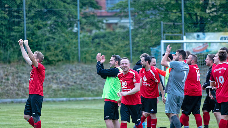 Die SG Rugendorf/Losau feierte durch einen 2:1-Sieg nach Verlängerung gegen den FC Kirchleus den Klassenerhalt in der Kreisklasse Kulmbach.