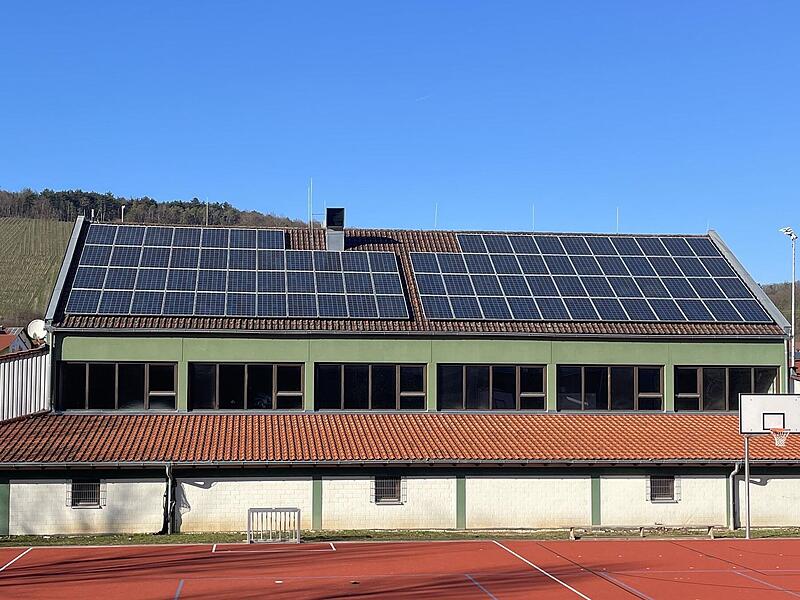 PV-Anlage auf der Sporthalle Ramsthal