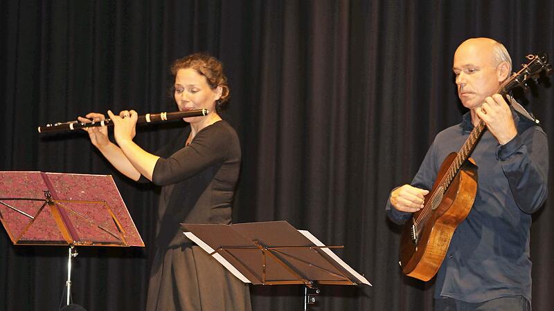 Das Duo Hinrichs und Hladek machte im Kreiskulturraum mit dem Programm &bdquo;G&ouml;ttlicher Funke &ndash; Schubert und Beethoven&ldquo; den Anfang der Konzertreihe.