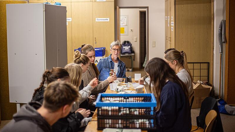Die Schokoladen wurden zu F&uuml;nferp&auml;ckchen f&uuml;r die Verteilaktion verpackt.