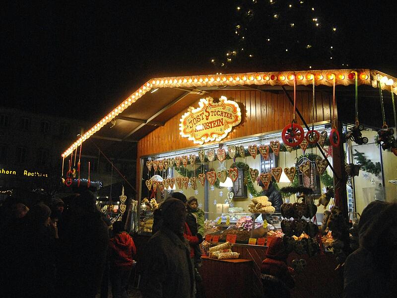 Beim Altstadtadvent in Hammelburg kann man fränkische Spezialitäten genießen. Beim Altstadtadvent in Hammelburg kann man fränkische Spezialitäten genießen. 